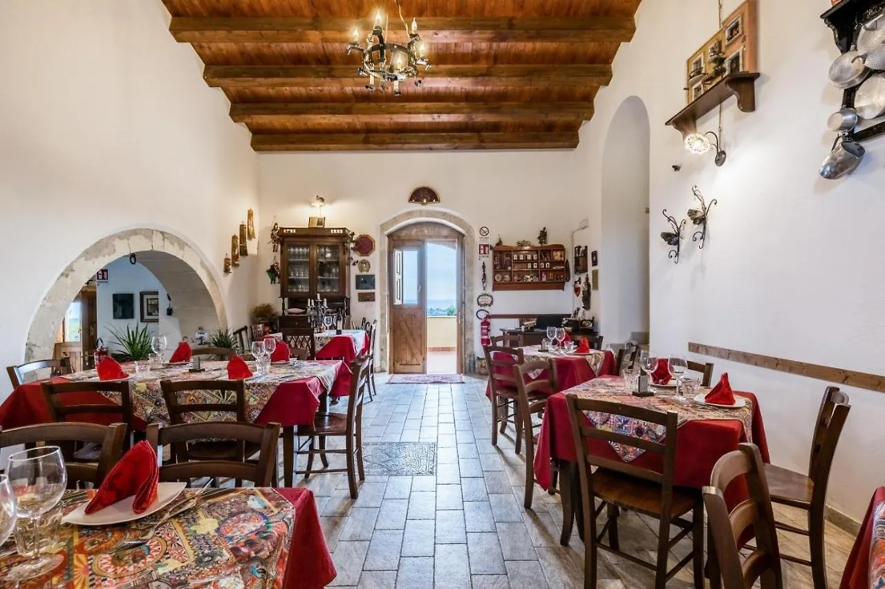 אבולה Agriturismo Monte Criscione בית חווה