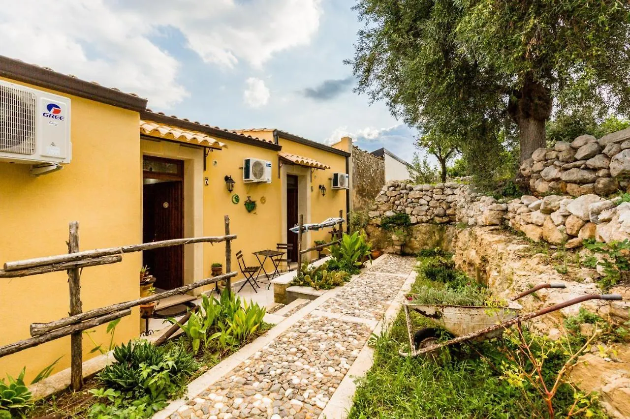 אבולה Agriturismo Monte Criscione 0*,