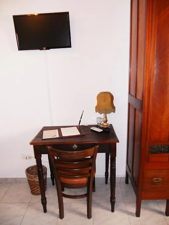 אבולה Agriturismo Monte Criscione בית חווה