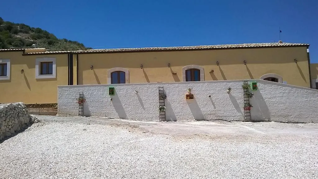 Farm stay Agriturismo Monte Criscione Avola Italy